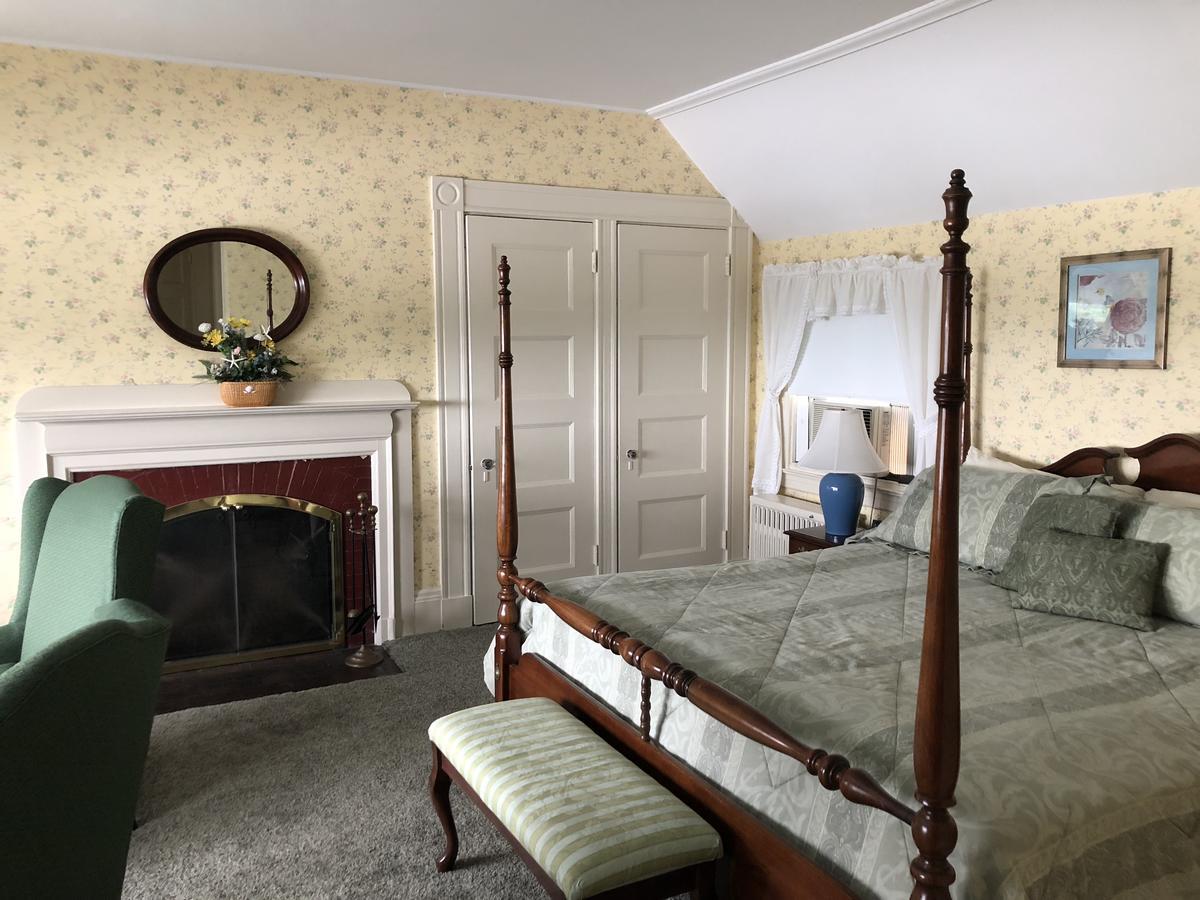 Sands Of Time Motor Inn & Harbor House Woods Hole Buitenkant foto
